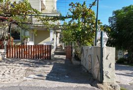 OTOK RAB, BANJOL - Odlična kuća s okućnicom i pogledom na more, Rab, Kuća