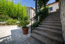 ISTRA, GRAČIŠĆE - 3 kamene kuće s bazenom u starogradskoj jezgri, Gračišće, House