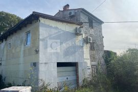 Buje okolica starina 150m2 sa velikim terenom, Buje, Maison