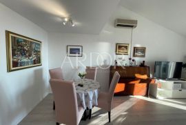 Poreč, lijepi stan sa panoramskim pogledom i terasom!, Poreč, Apartamento