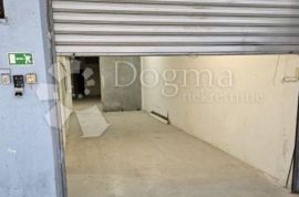 Split, Brda/Ravne Njive - SKLADIŠNI PROSTOR 187m2, Split, Commercial property