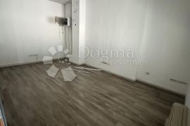 Split - POSLOVNI PROSTOR 103,47m2 u poslovnoj zgradi, Split, Propriedade comercial