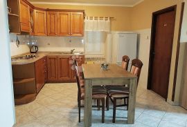 Baška jednosoban apartman nedaleko rive!, Baška, Kвартира