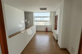 Split – uredski POSLOVNI PROSTOR u poslovnoj zgradi, 84m2, Split, Εμπορικά ακίνητα