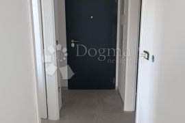 IDEALAN STAN U NOVOGRADNJI, BALAN TROGIR, Trogir, Stan