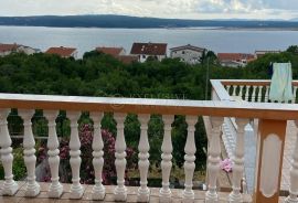 CRIKVENICA - KUĆA S DVA STANA I POGLEDOM NA MORE, Crikvenica, Maison