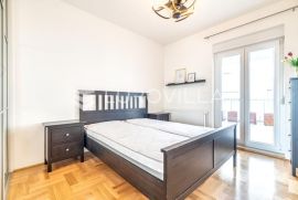 Zagreb, Donja Dubrava, četverosoban stan + 2 PM, NKP 109 m2, Zagreb, Flat