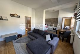 Đakovo, atraktivan trosoban stan 60 m2 u prizemlju s parkingom, Đakovo, Appartement