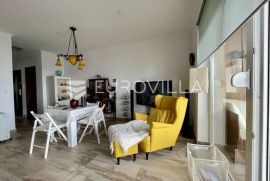 Opatija, predivan trosoban stan NKP 91 m2, bazen, panoramski pogled na Kvarner, Opatija, Appartment