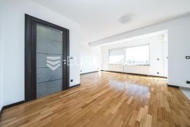 Zagreb, Bukovačka, komforan trosoban stan NKP 114 m2, Zagreb, Appartement