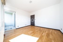 Zagreb, Bukovačka, komforan trosoban stan NKP 114 m2, Zagreb, Appartement