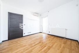 Zagreb, Bukovačka, komforan trosoban stan NKP 114 m2, Zagreb, Appartement