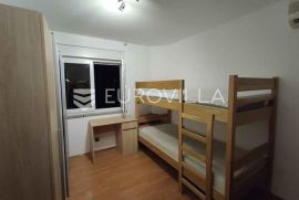 Istra, Pula, dvosoban stan s garažnim parkirnim mjestom, Pula, Appartment