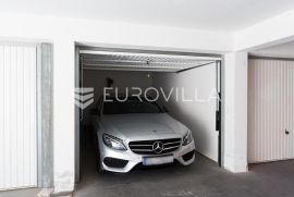 Istra, Rovinj, najam garaže u stambenoj zgradi, Rovinj, Garage