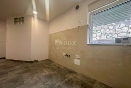 RIJEKA, TRSAT - novoadaptirani stan 1S+DB, prizemlje, terasa, Rijeka, Apartamento