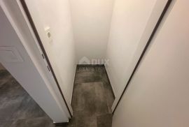 RIJEKA, TRSAT - novoadaptirani stan 1S+DB, prizemlje, terasa, Rijeka, Apartamento