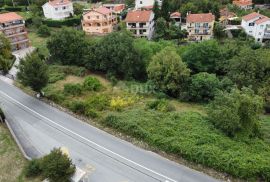 VIŠKOVO - građevinsko zemljište za dvije zgrade blizu Viškova na odličnoj lokaciji uz asfaltiranu cestu, Viškovo, Land