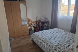 Prostrani stan s 4 sobe i 2 terase u Puli – 2200 €/m²!, Pula, Daire