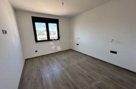 Luksuzni apartman na moru, Vir, Flat