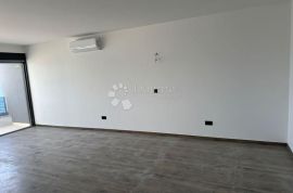 Luksuzni Apartmani privi red do mora, Vir, Wohnung