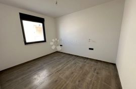 Luksuzni Apartmani privi red do mora, Vir, Appartment