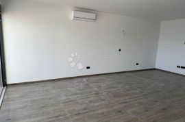 Luksuzni Apartmani privi red do mora, Vir, Appartment