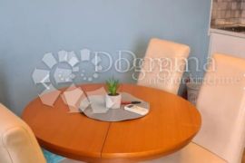 SRIMA, apartman 100 metara od mora, Vodice, Daire