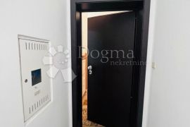 POTPUNO NAMJEŠTEN STAN U NOVOM JELKOVCU!, Sesvete, Apartamento