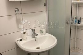 TRIBUNJ, namješen apartman s parkirnim mjestom, Tribunj, Appartement