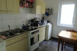 TRIBUNJ, namješen apartman s parkirnim mjestom, Tribunj, Kвартира