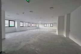 MATULJI, poslovni prostor od 200 m2 za najam, Matulji, Ticari emlak