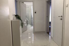 Opatija, 2S+DB stan za najam s garažom, na mirnij lokaciji, Opatija, Appartement