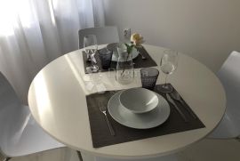 Opatija, 2S+DB stan za najam s garažom, na mirnij lokaciji, Opatija, Appartement