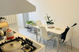 TREŠNJEVKA 1 sobni stan 28m2 + terasa, adaptiran i namješten, Zagreb, Appartement