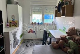 Četverosoban stan s vrtom, Samobor - Okolica, Wohnung