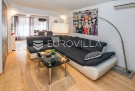 Split, Gripe dvosoban stan 68 m2 prizemlje, Split, Kвартира