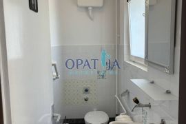 Stan u Ičićima, 104.00 m2, 200 metara od mora s prekrasnim pogledom na Kvarner (iznajmljivanje), Opatija - Okolica, Appartment