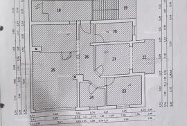 Stan Prodaje se stan površine 117.5 m², Pula, Pula, Apartamento