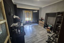 PULA, CENTAR - Stan sa 4 spavaće sobe, terasa, Pula, Apartamento