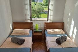 OTOK KRK, MALINSKA - ugodan apartman 62 m², Malinska-Dubašnica, Casa