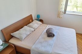 OTOK KRK, MALINSKA - ugodan apartman 62 m², Malinska-Dubašnica, Casa