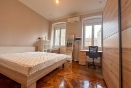 RIJEKA, CENTAR - adaptirani 4S+DB u strogom centru, Rijeka, Kвартира