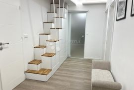 PENTHOUSE grad Krk 130m2, Krk, Appartement