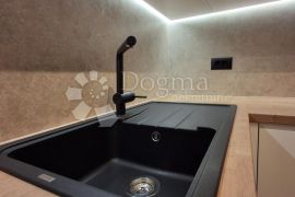 Dizajnerski studio apartman u poslovnom centru Raba!!! Samo kod nas!, Rab, Διαμέρισμα