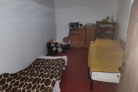 Kuća Matenci sa 849m² okućnice nadomak centra Donje Stubice!, Donja Stubica, House