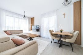 Blato, novouređen trosoban penthouse NKP 68 m2, Zagreb, Διαμέρισμα