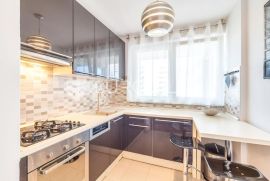 Zagreb, Špansko, novouređeni dvosoban stan na drugom katu novogradnje, Zagreb, Flat