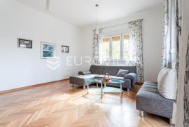 Split, Sukoišan - dvosoban stan na odličnoj lokaciji, Split, Apartamento