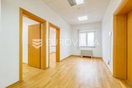 Zagreb, Lučko, najam uredskog prostora u poslovnoj zoni, 450 m2, Zagreb, العقارات التجارية