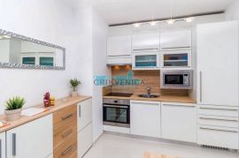 Dramalj - prekrasan stan na 150m do mora, Crikvenica, Appartment